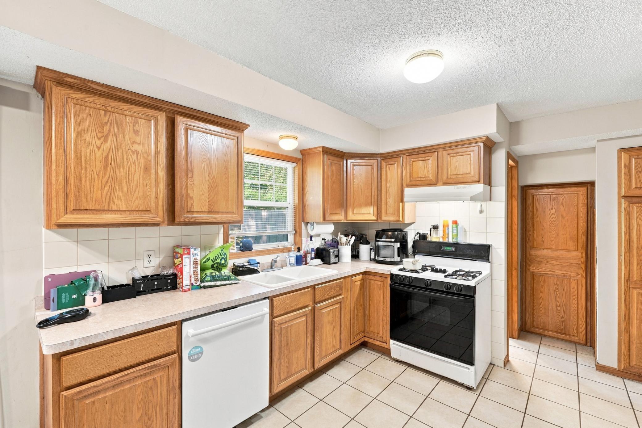 6980 Alpine Trail Eden Prairie, MN 55346 - Photo 7 of 14 Gallery Image 7