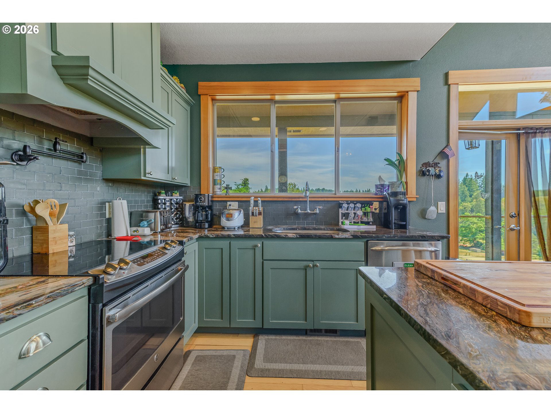 29455 Gregory Road Rainier, OR 97048 - Photo 9 of 48 Kitchen