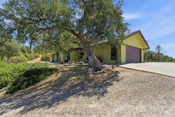 $525,000 | 40070 Lilley Mountain Drive, Coarsegold, CA 93614