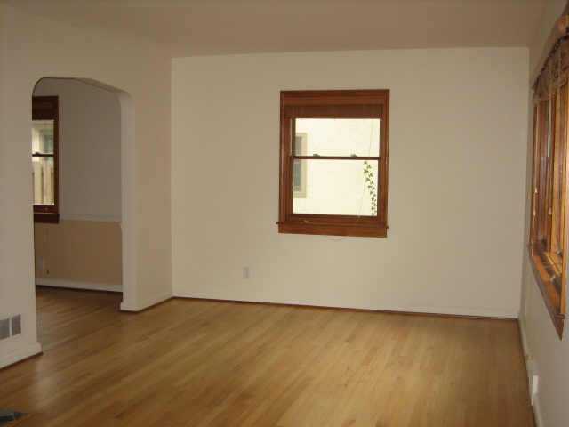 1584 Grenoble Road Columbus, OH 43221 - Photo 3 of 5