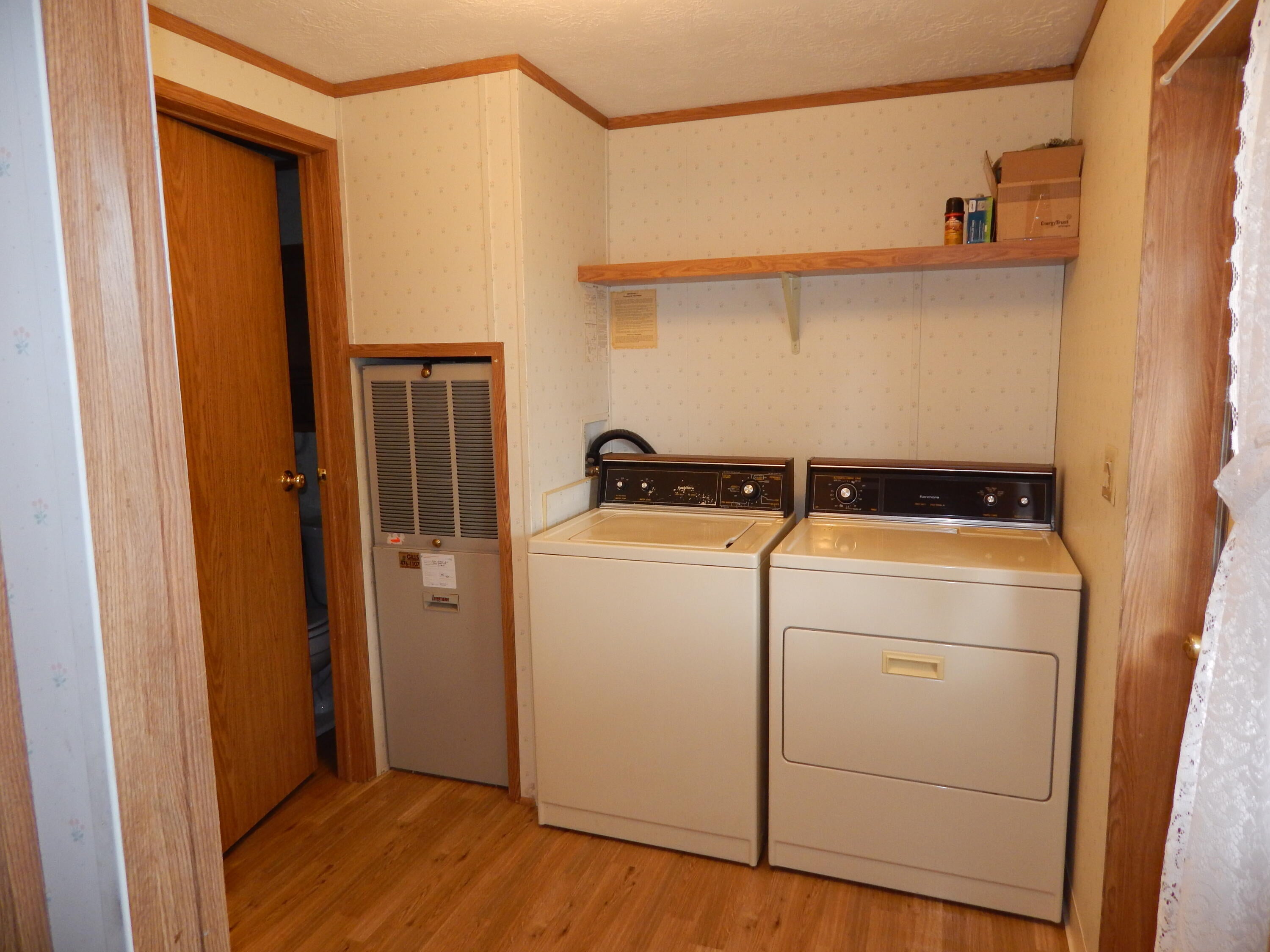 255 Colver Road, Unit 98 Talent, OR 97540 - Photo 12 of 26 Laundry