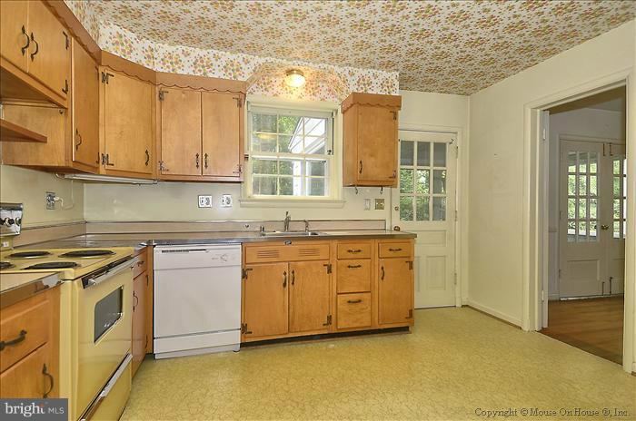 9913 Old Spring Road Kensington, MD 20895 - Photo 8 of 30 Kitchen