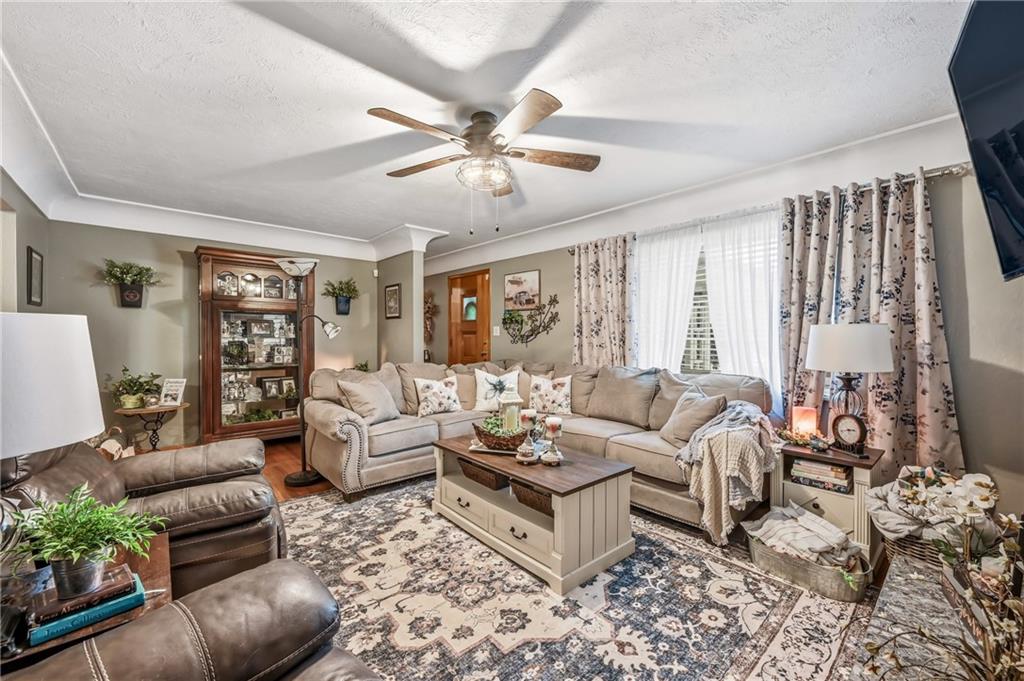 409 Patt Drive Farrell, PA 16121 - Photo 9 of 50 a living room with furniture and a large window