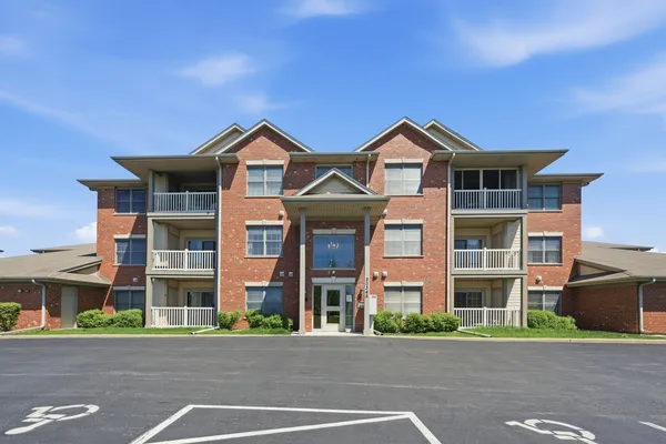 $269,900 | 20345 Rainford Drive, Unit 2C, Frankfort, IL 60423