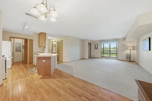 $269,900 | 20345 Rainford Drive, Unit 2C, Frankfort, IL 60423