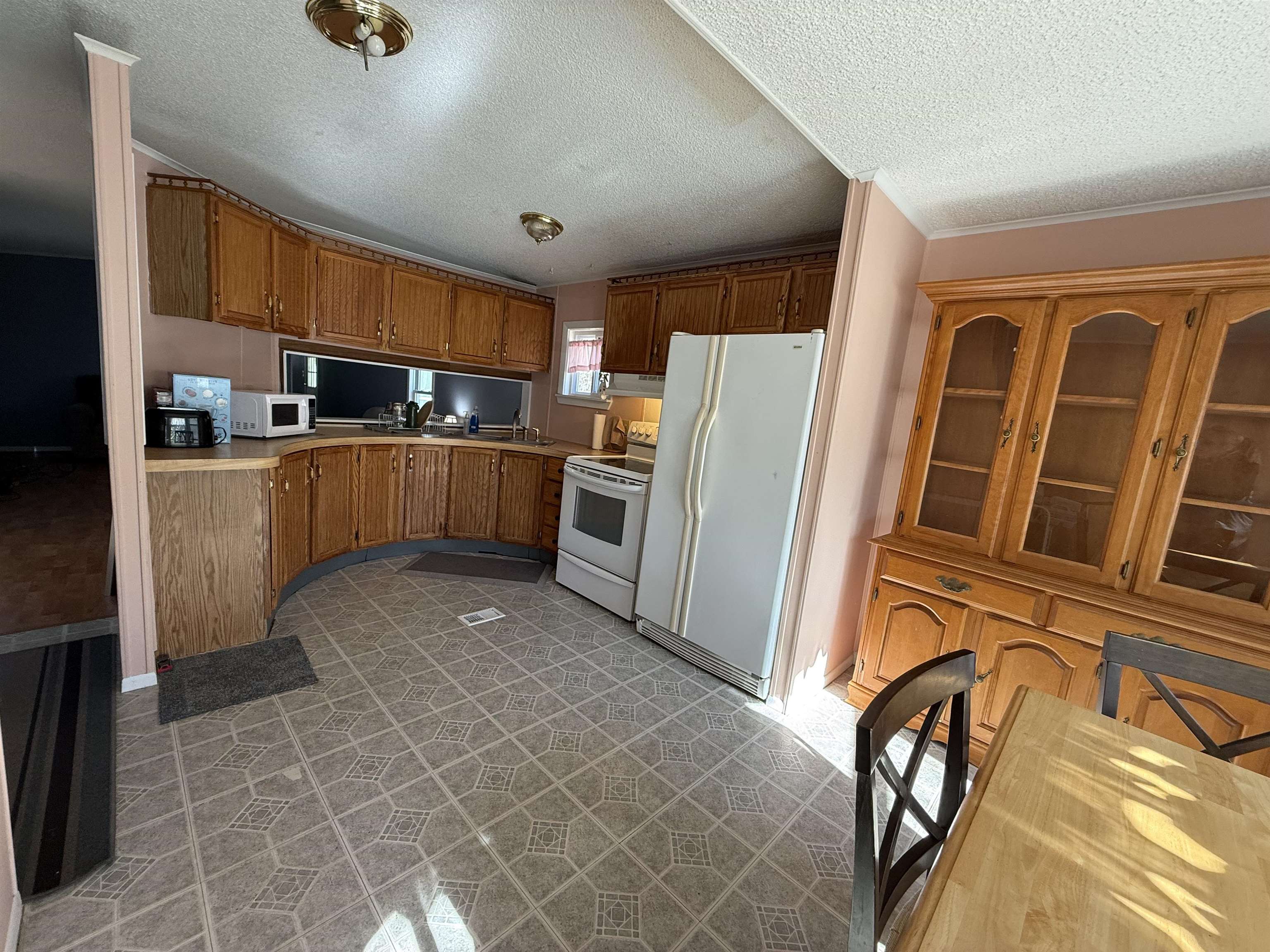 37 Christopher Lane Fremont, NH 03044 - Photo 12 of 32