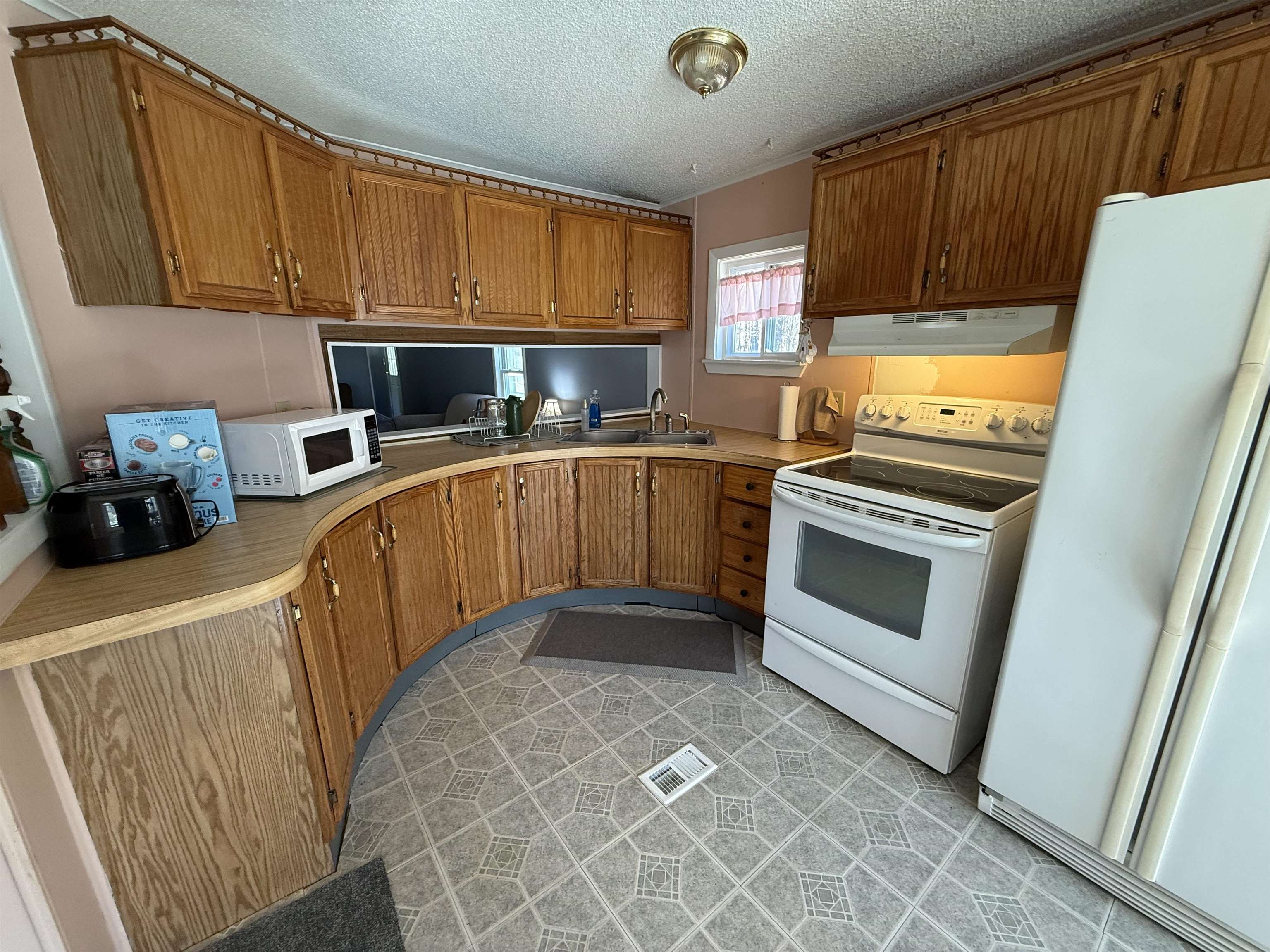 37 Christopher Lane Fremont, NH 03044 - Photo 8 of 32