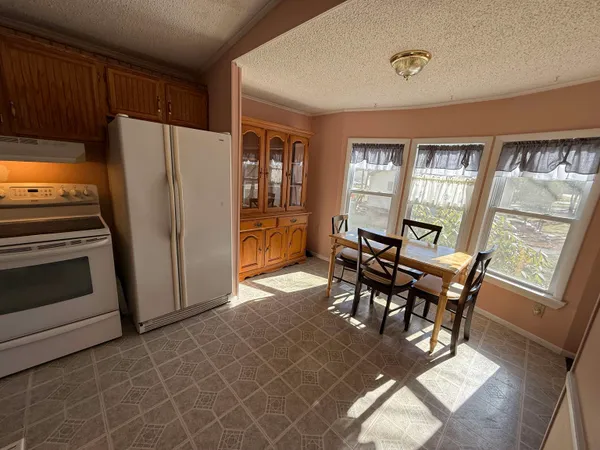 $160,000 | 37 Christopher Lane, Fremont, NH 03044