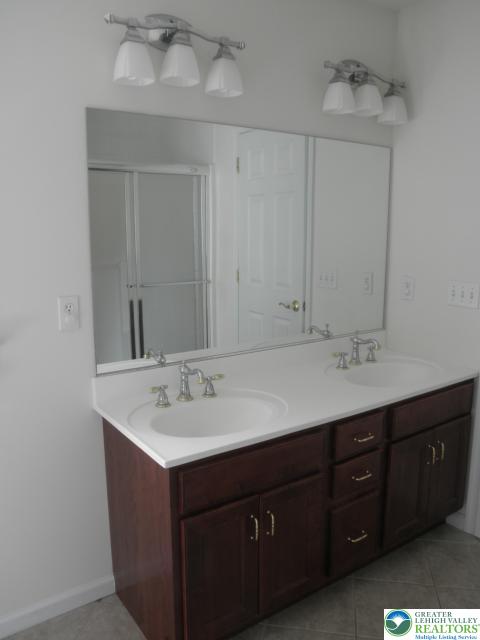 4160 Ross Road Bethlehem, PA 18020 - Photo 18 of 24 2 sink vanity