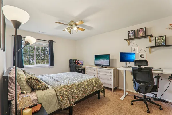 $299,000 | 974 Westchester Circle, Schaumburg, IL 60193