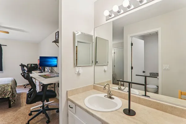$299,000 | 974 Westchester Circle, Schaumburg, IL 60193