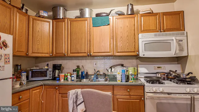 $399,900 | 3303 South Keswick Circle, Philadelphia, PA 19114