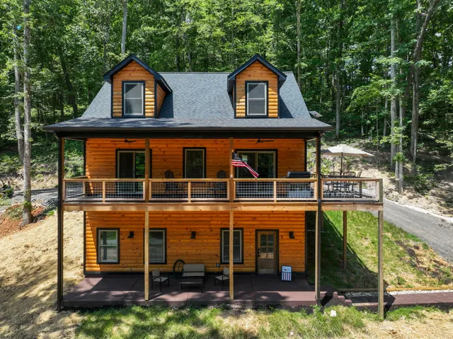 $749,900 | 9500 McFarlin Road, Bon Aqua, TN 37025