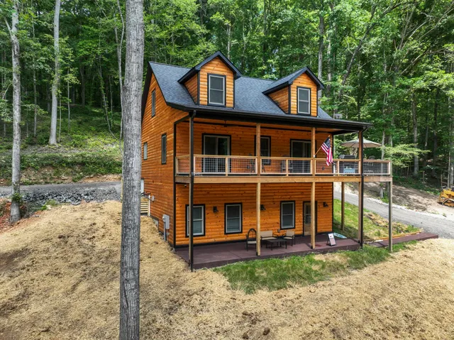 $749,900 | 9500 McFarlin Road, Bon Aqua, TN 37025