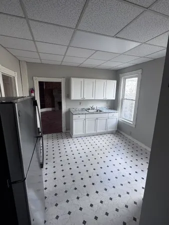 $2,450 | 220 Broad Street, Unit 1, Claremont, NH 03743