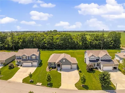 $455,000 | 18908 Skyview Lane, Spring Hill, KS 66083
