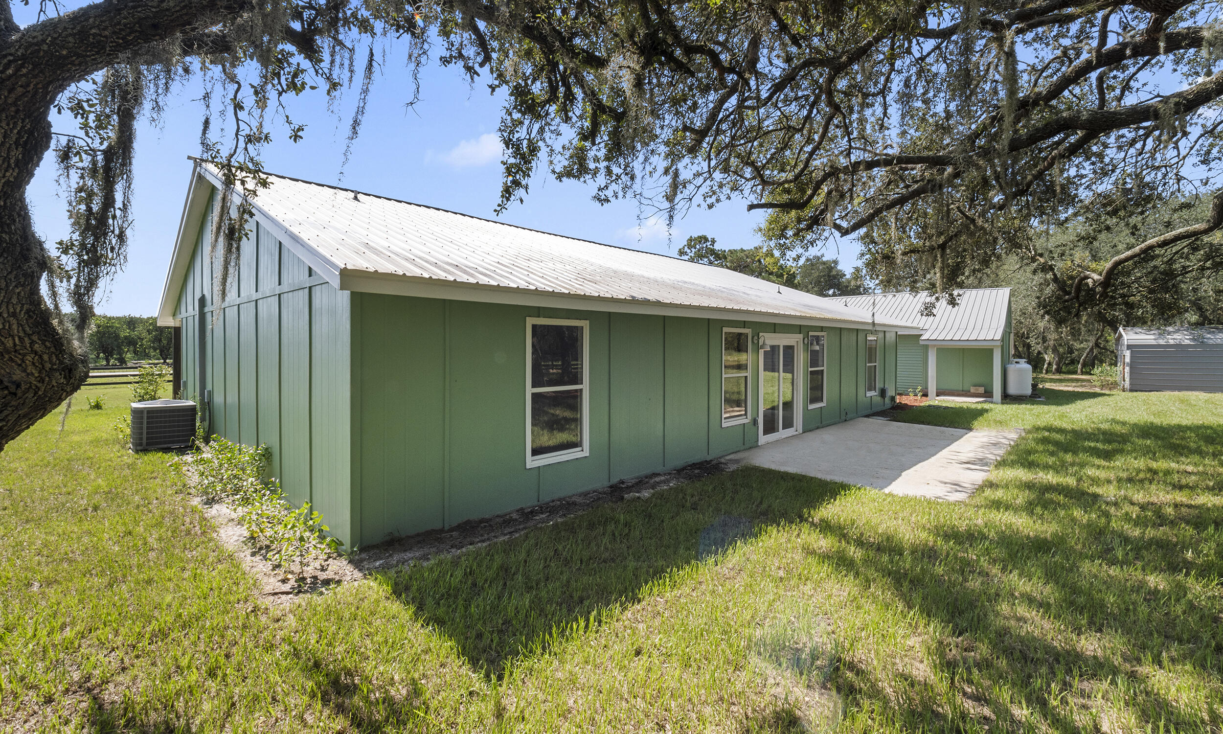 2011 Hartt Road Sebring, FL 33870 - Photo 6 of 29 P1119452