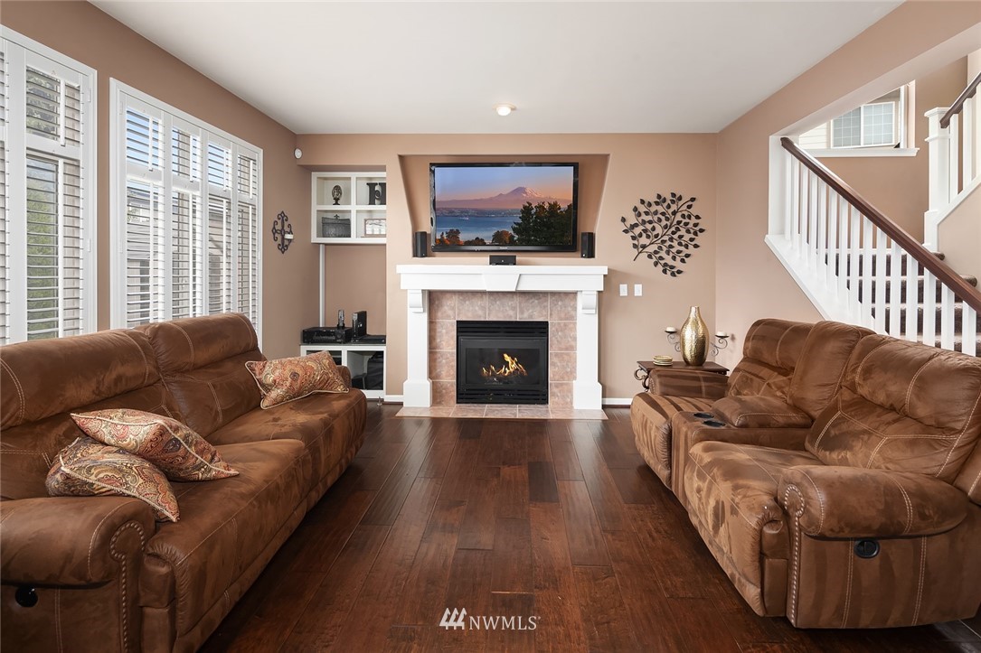 2002 Northeast 34th Place Renton, WA 98056 - Photo 11 of 23 Gallery Image 11