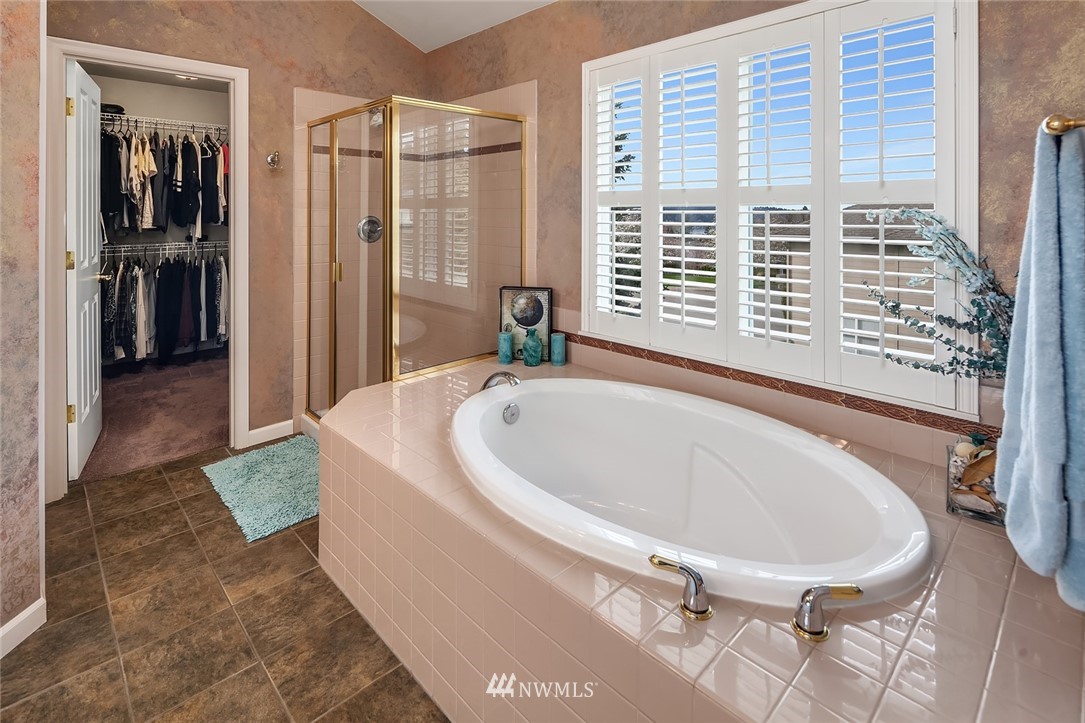 2002 Northeast 34th Place Renton, WA 98056 - Photo 14 of 23 Gallery Image 14