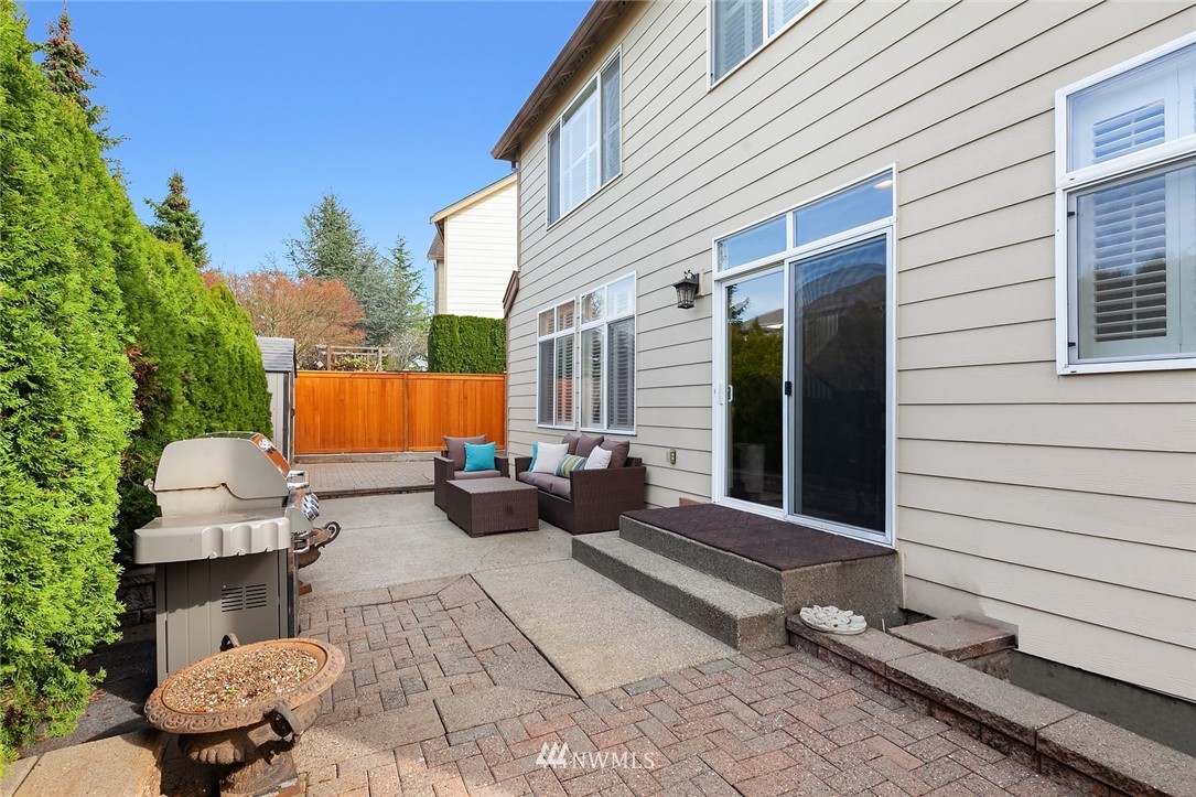 2002 Northeast 34th Place Renton, WA 98056 - Photo 22 of 23 Gallery Image 22