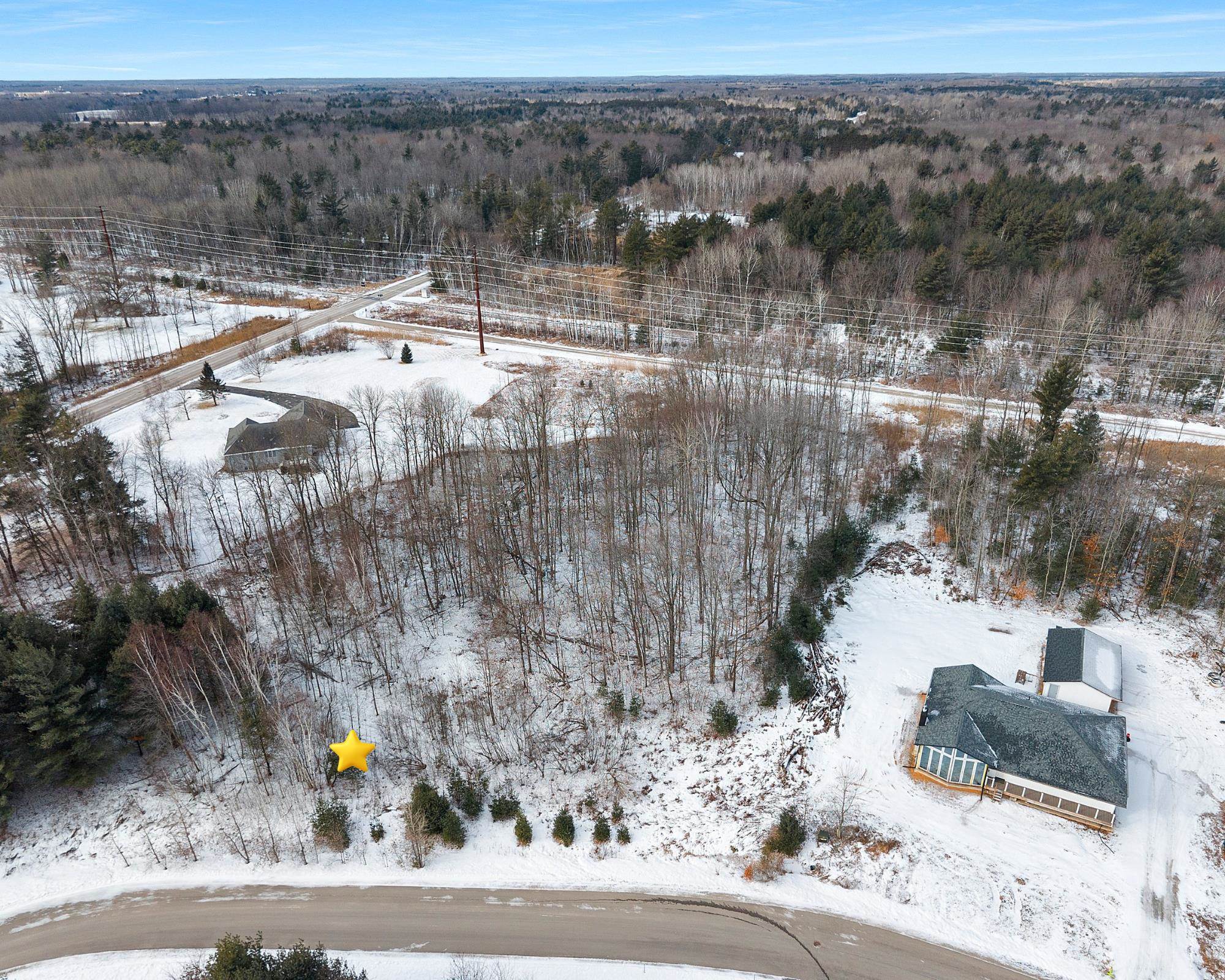 Alpha Lane, Unit 4 Abrams, WI 54101 - Photo 4 of 7