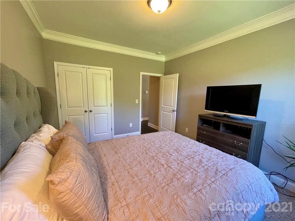 9423 Inverness Bay Road, Unit 87 Charlotte, NC 28278 - Photo 22 of 39 Gallery Image 22