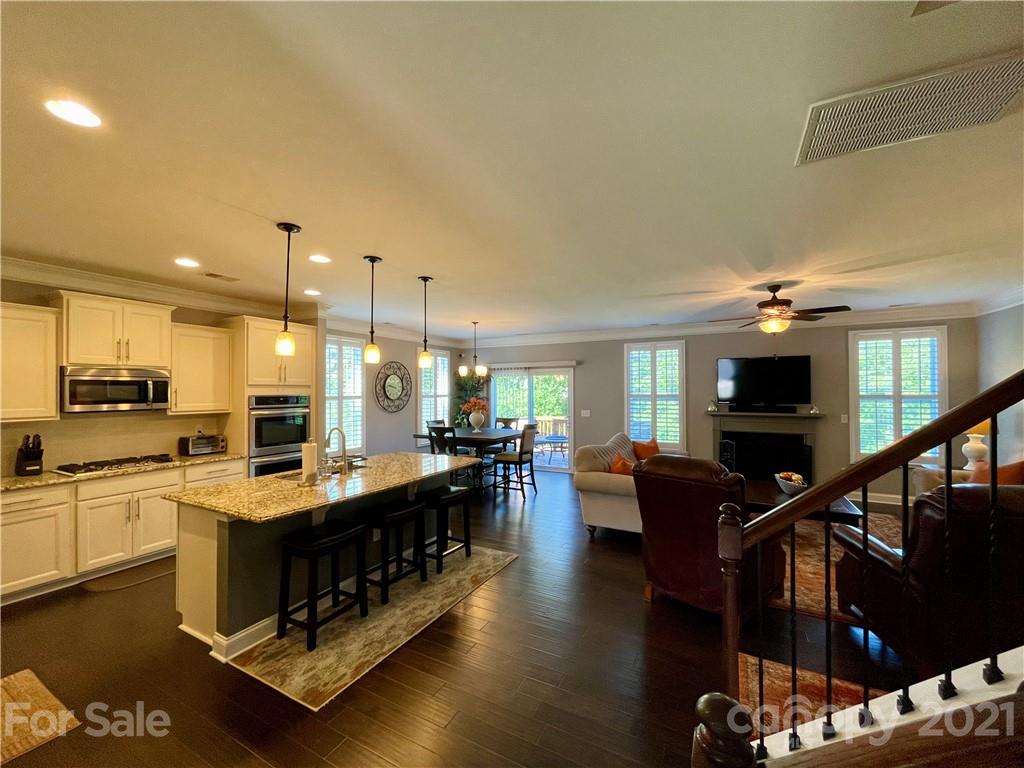 9423 Inverness Bay Road, Unit 87 Charlotte, NC 28278 - Photo 6 of 39 Gallery Image 6