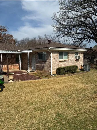 $1,000 | 1225 Harris Avenue, Hurst, TX 76053