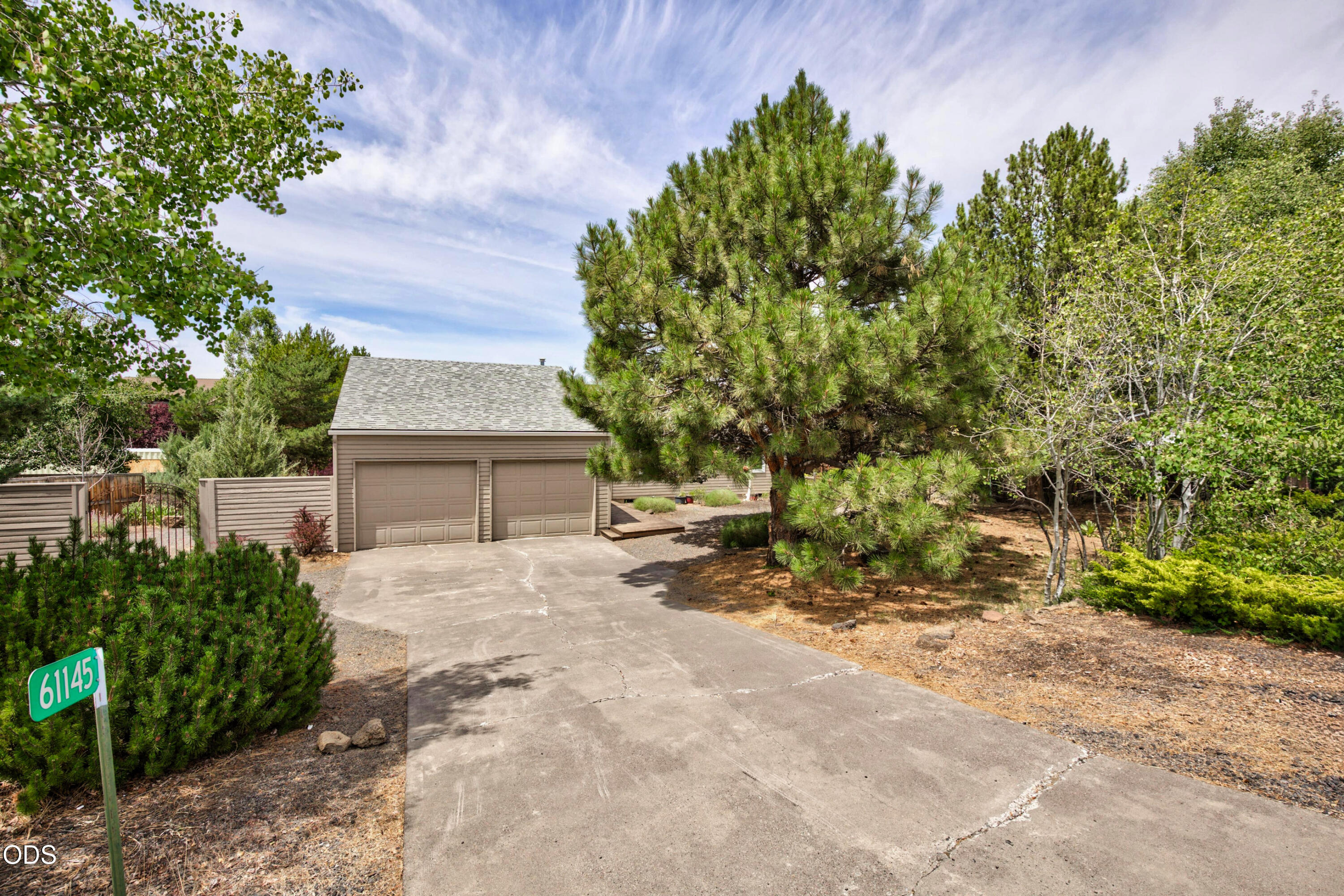 61145 Ladera Road Bend, OR 97702 - Photo 4 of 37