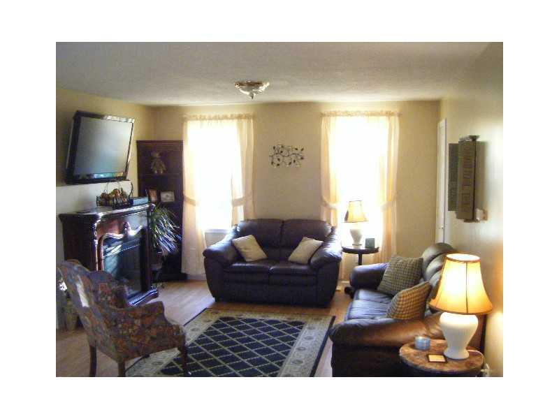 348 Mushrush Road Butler, PA 16002 - Photo 2 of 25 Living Room.