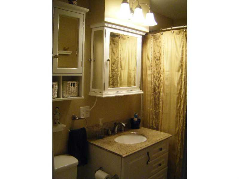 348 Mushrush Road Butler, PA 16002 - Photo 9 of 25 Full Bath. Main floor Bath