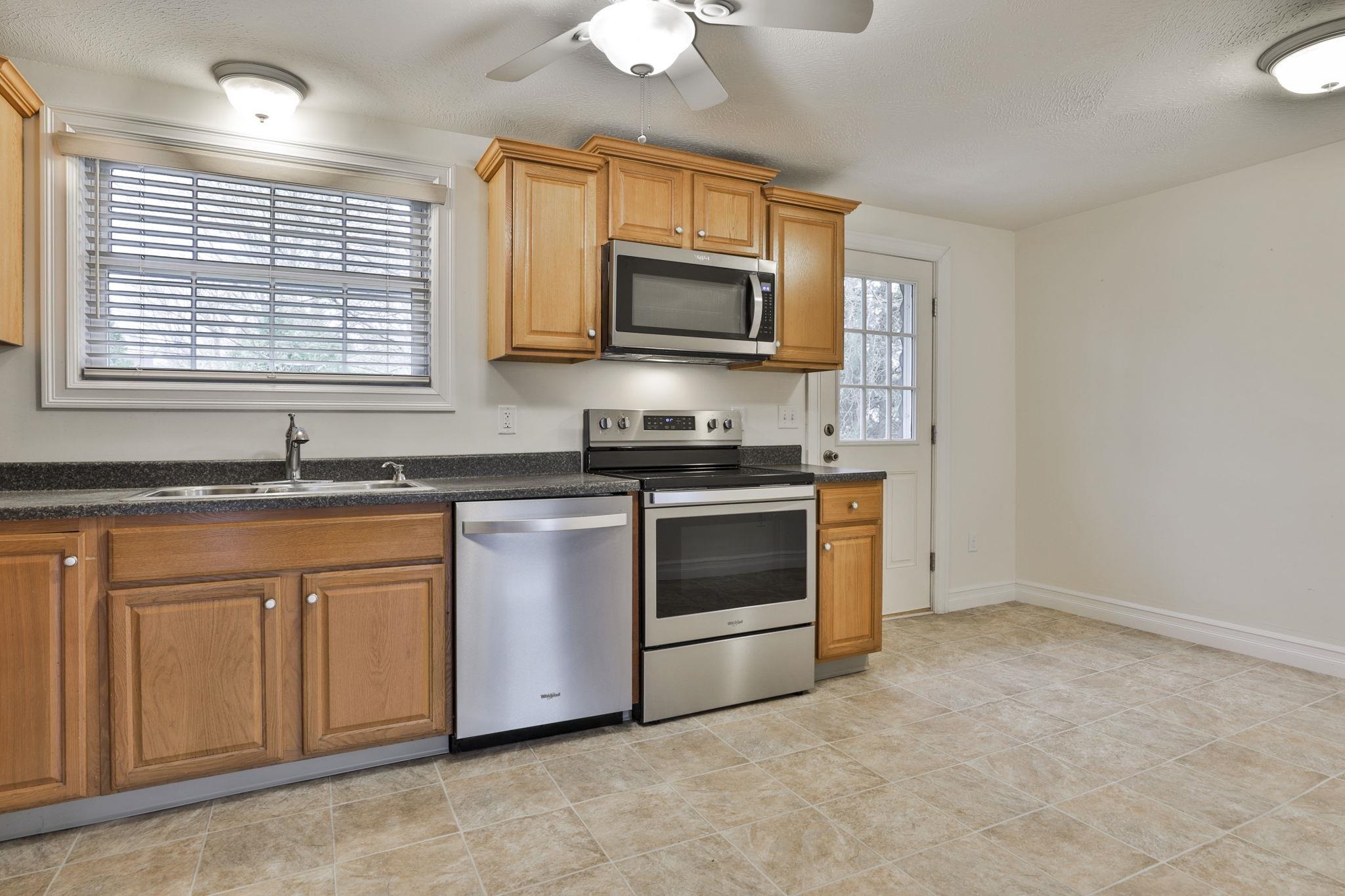1522 Candia Road Manchester, NH 03109 - Photo 28 of 31 Gallery Image 28