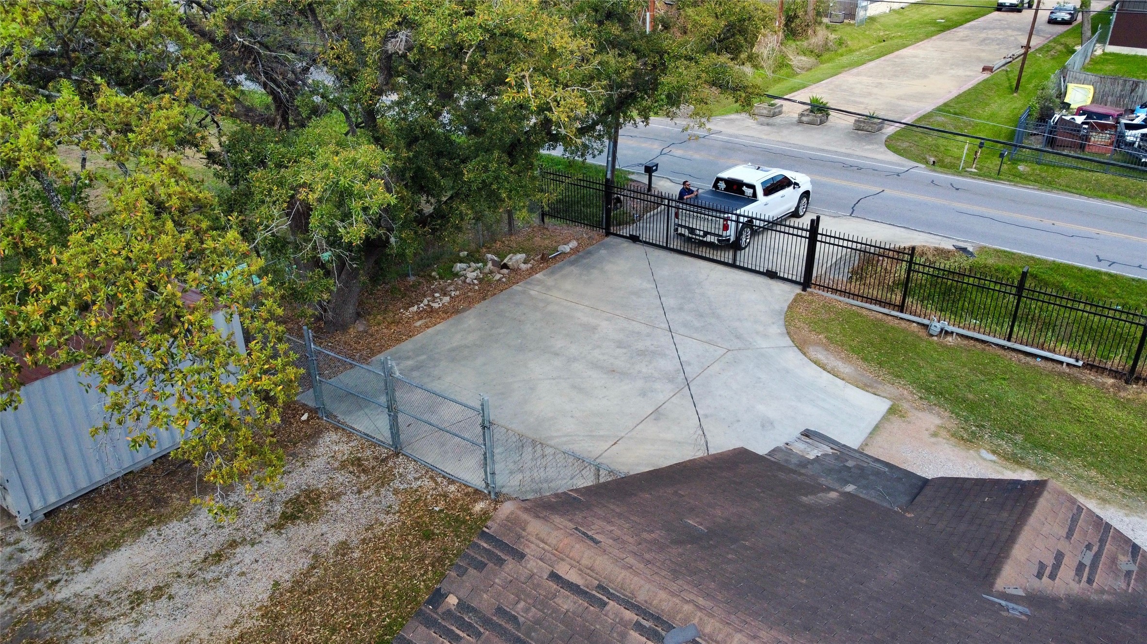 6951 Windfern Road Houston, TX 77040 - Photo 3 of 8