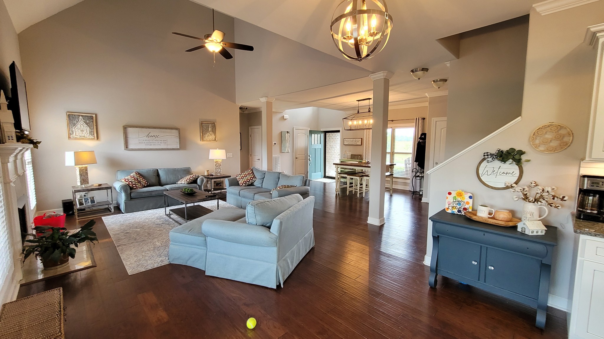 2710 Union Road White House, TN 37188 - Photo 3 of 25 a living room with furniture and a chandelier