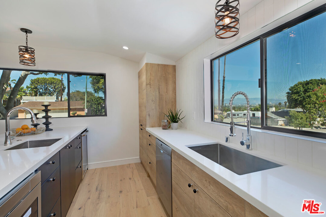 5922 Wrightcrest Drive Culver City, CA 90232 - Photo 18 of 47