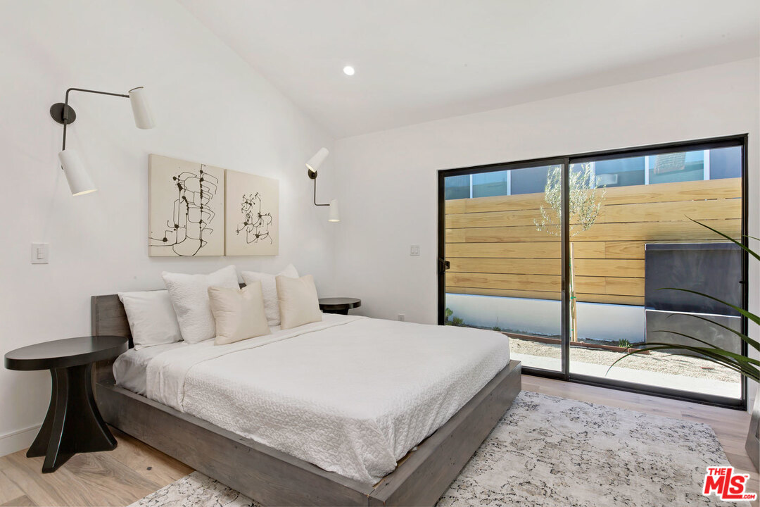 5922 Wrightcrest Drive Culver City, CA 90232 - Photo 25 of 47