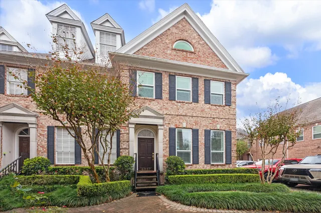 $499,900 | 6837 Staffordshire, Houston, TX 77030