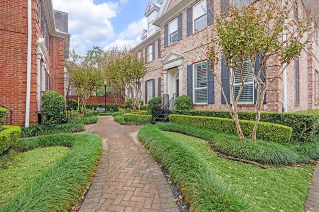 $499,900 | 6837 Staffordshire, Houston, TX 77030