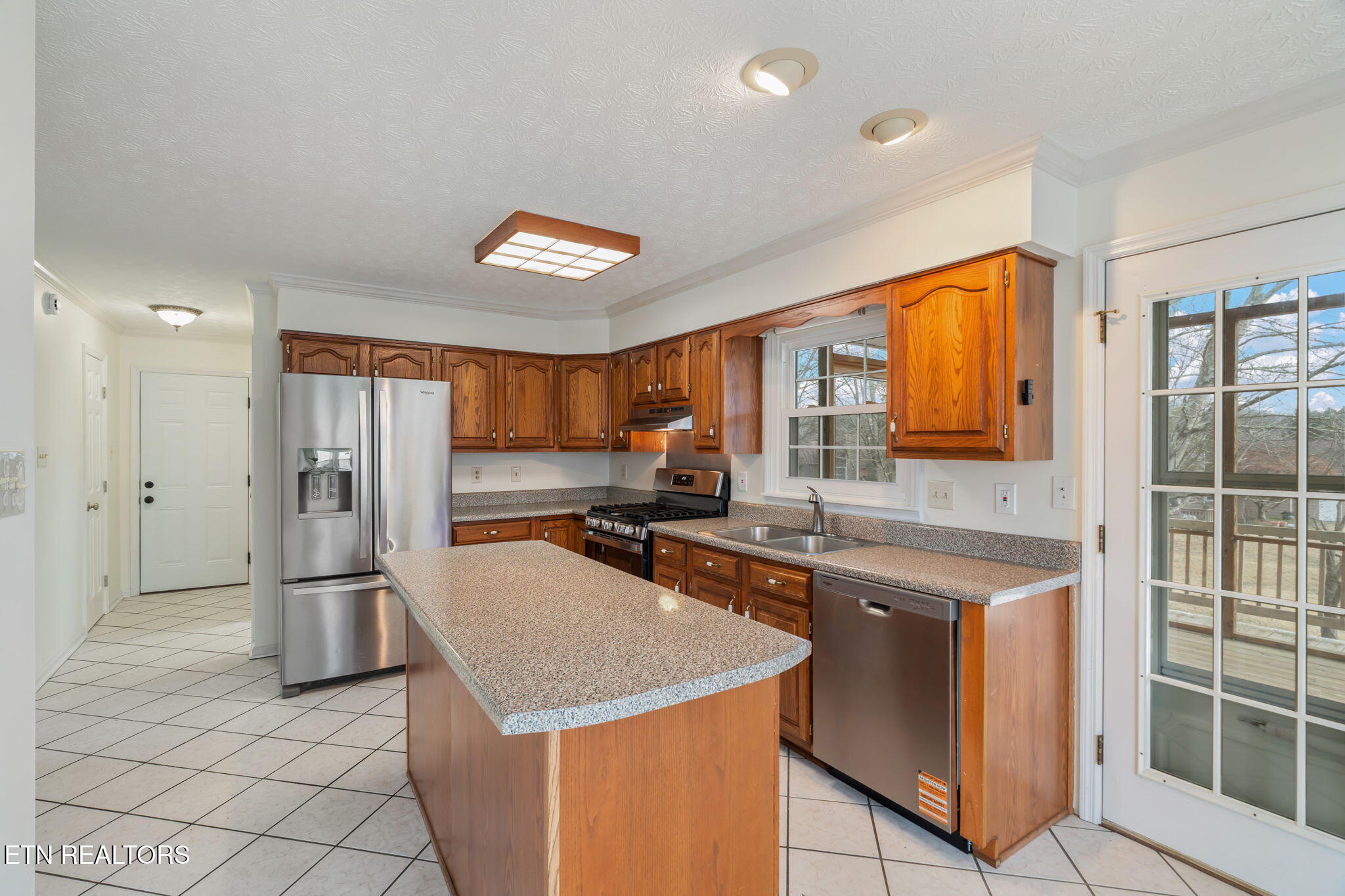 708 Marlin Lane Clinton, TN 37716 - Photo 16 of 52 16-web-or-mls-708 Marlin Lane-26