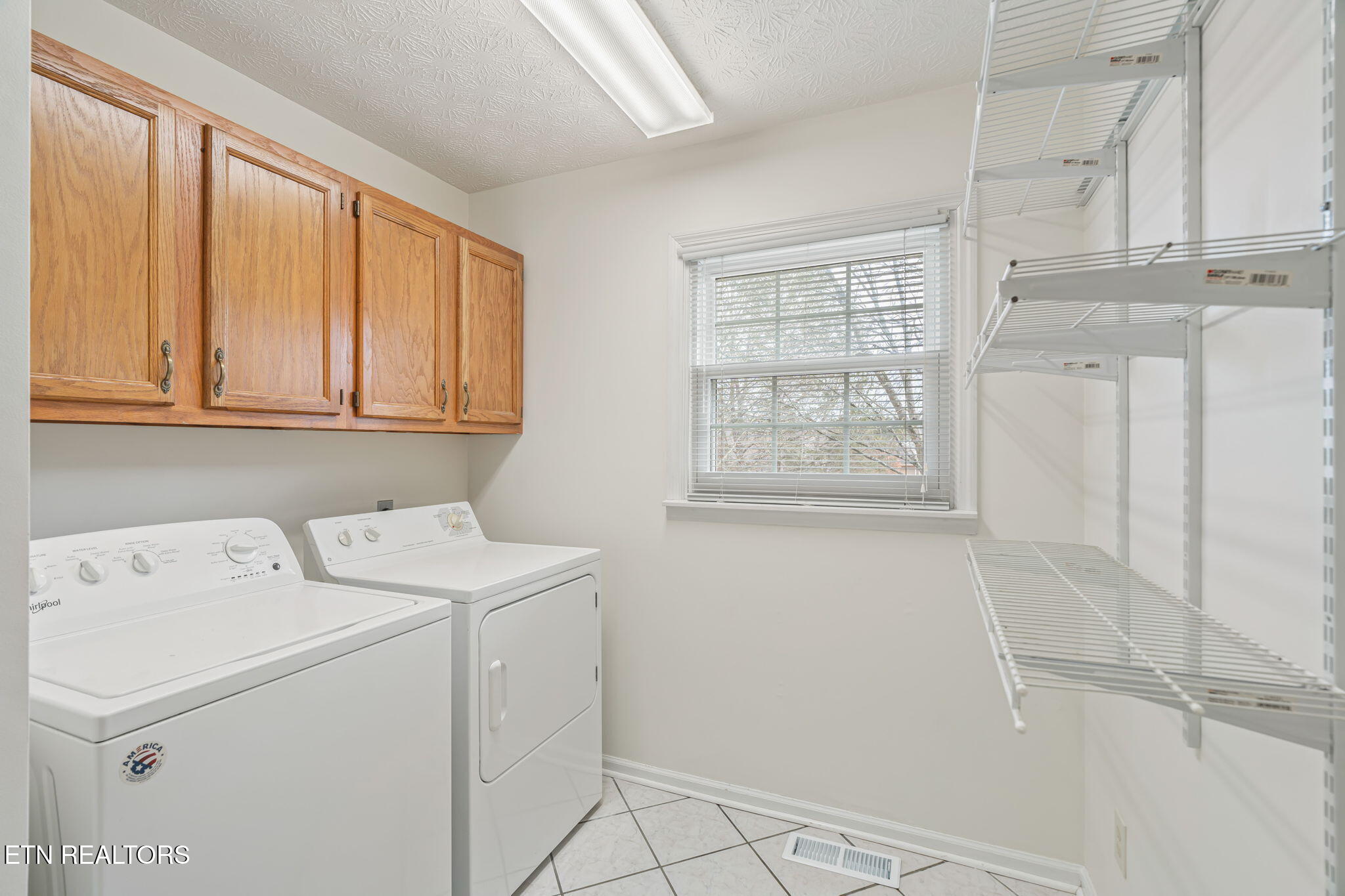 708 Marlin Lane Clinton, TN 37716 - Photo 21 of 52 21-web-or-mls-708 Marlin Lane-28