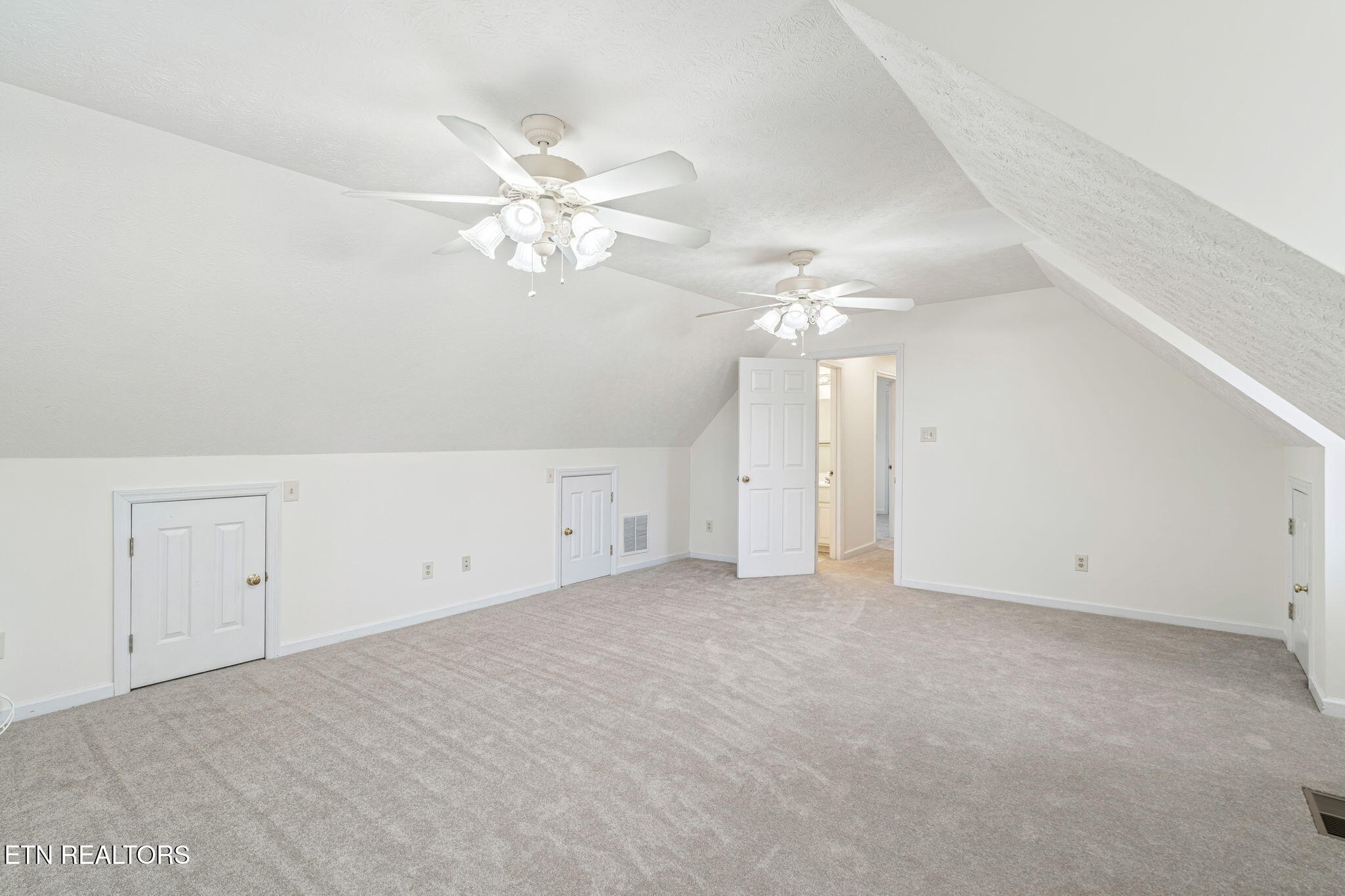 708 Marlin Lane Clinton, TN 37716 - Photo 33 of 52 33-web-or-mls-708 Marlin Lane-43