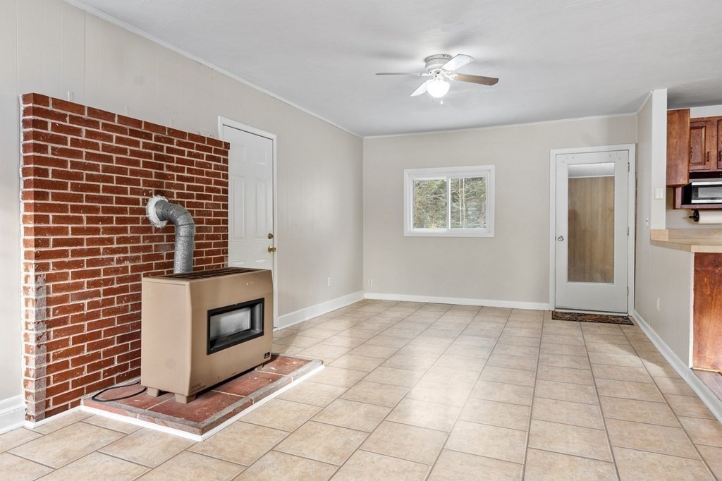 53 Colony Road Westminster, MA 01473 - Photo 8 of 41 Gallery Image 8