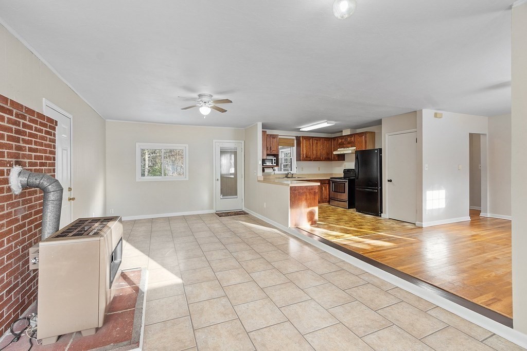 53 Colony Road Westminster, MA 01473 - Photo 9 of 41 Gallery Image 9