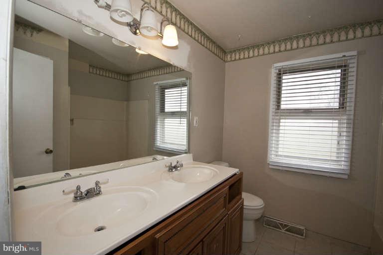 1300 Old Fallston Road Fallston, MD 21047 - Photo 22 of 28 Bath (Master)