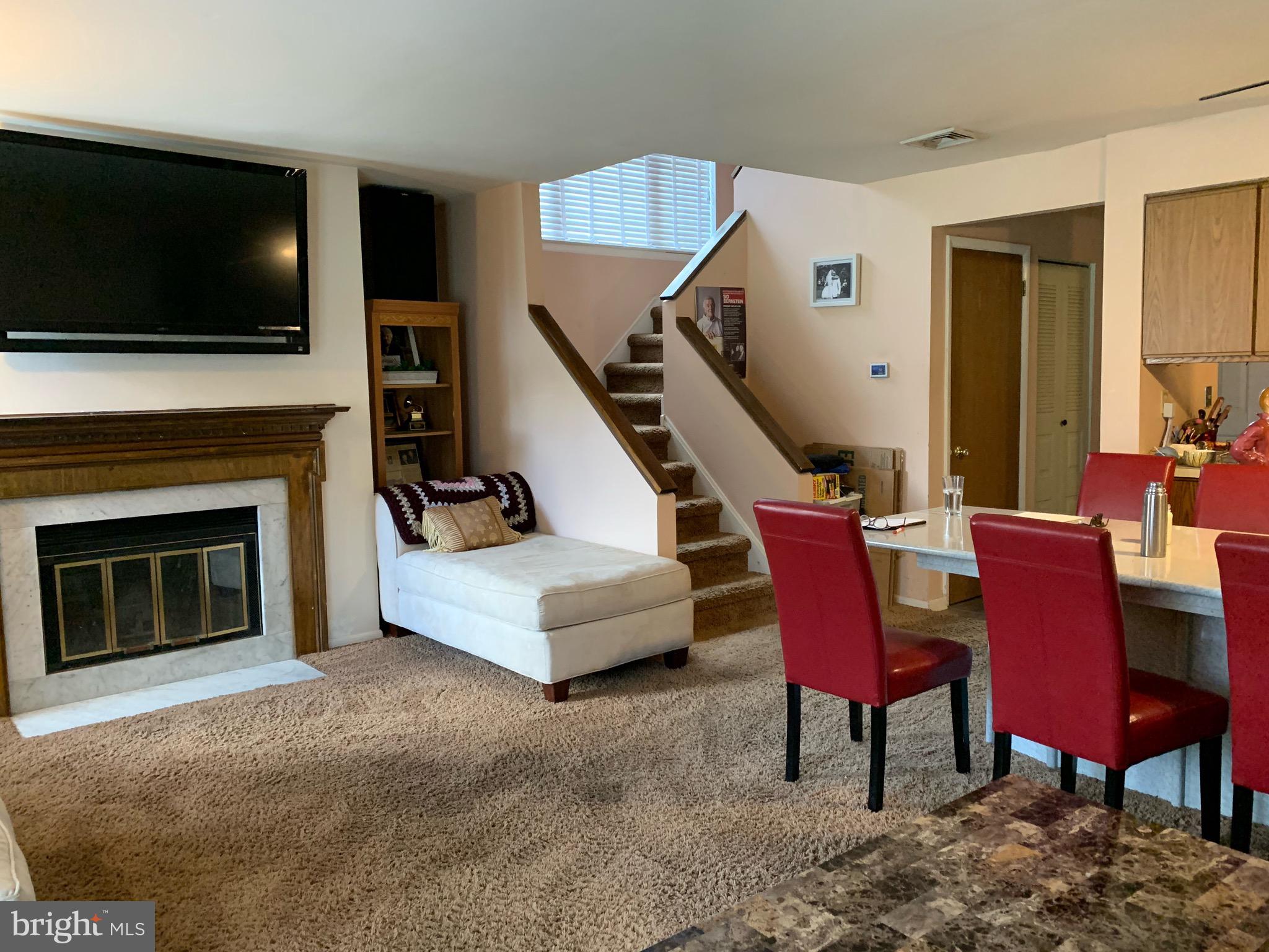 1 Raintree Drive Hamilton, NJ 08690 - Photo 14 of 30 Livingroom/DiningRoom