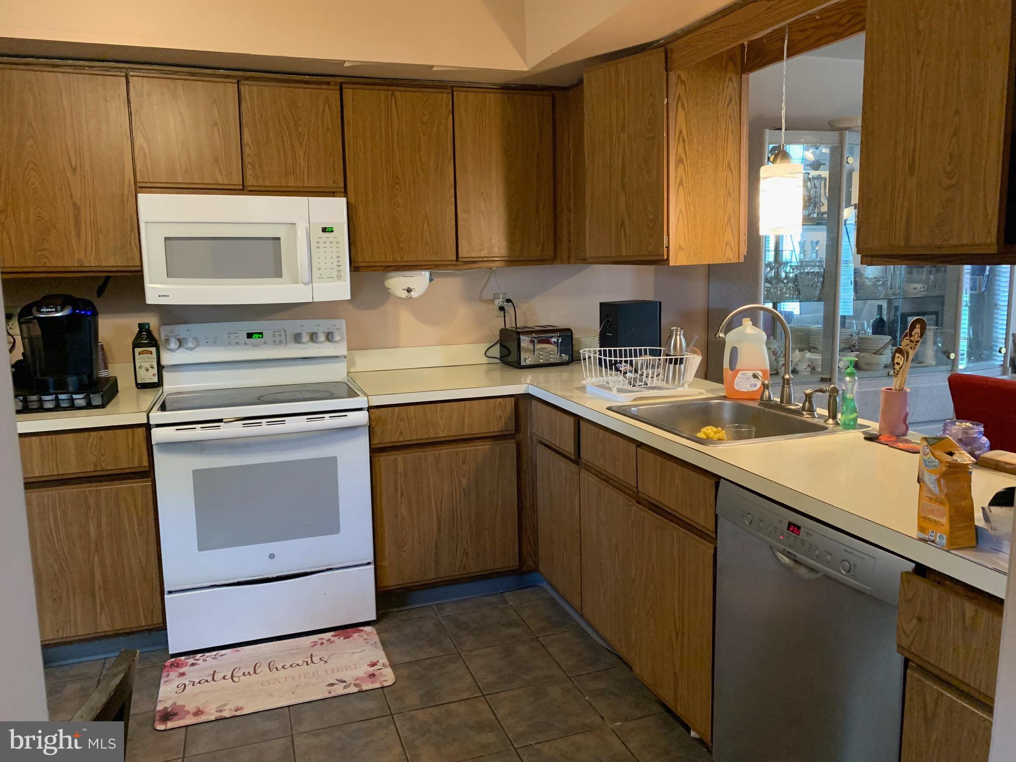 1 Raintree Drive Hamilton, NJ 08690 - Photo 10 of 30 Kitchen