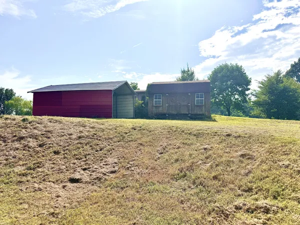 a view of an outdoor space