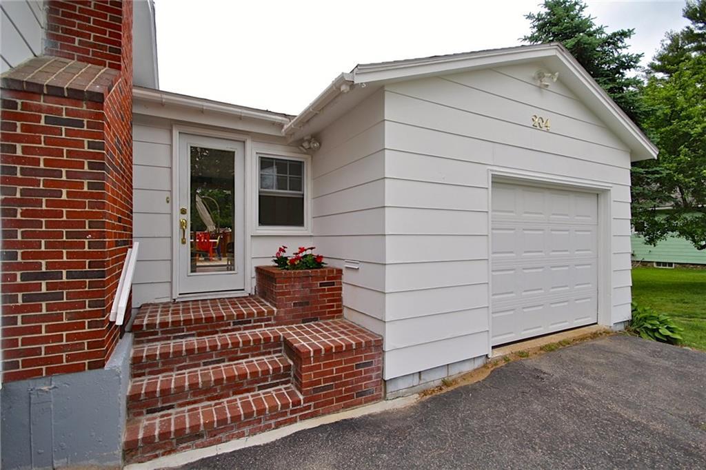 204 Main Street Springvale, ME 04083 - Photo 5 of 35 Come on in and see what I look like