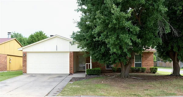 $1,995 | 1533 Santa Fe Trail, Grand Prairie, TX 75052