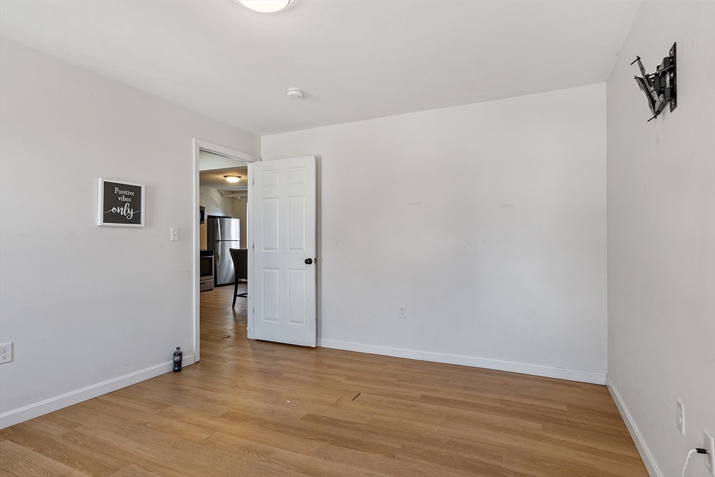 13 Groton Place Worcester, MA 01604 - Photo 6 of 42